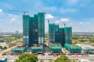 Dự án La Pura do Phát Đạt phát triển cất nóc tòa tháp đầu tiên trước tiến độ 20 ngày