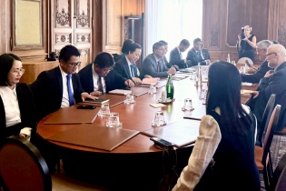 Bộ trưởng Ngô Văn Tuấn làm việc với Tổng Thư ký OECD