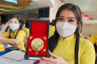 [Ảnh] Vàng hình linh vật của năm được ưa chuộng ngày vía Thần Tài