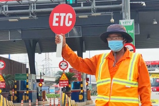 Trạm Xa lộ Hà Nội thông thoáng ngày đầu tiên thu phí tự động