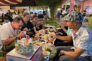 Hàng ngàn du khách đổ về Lễ hội văn hoá ẩm thực ở Khu du lịch Văn Thánh