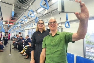Đoàn các cơ quan đại diện nước ngoài trải nghiệm tuyến Metro số 1 TP.HCM