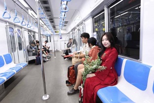 Metro số 1 chính thức thu phí: Sạch sẽ, thoải mái, mang đến trải nghiệm giao thông hiện đại