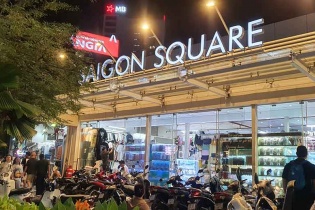 "Điểm nóng" buôn bán hàng giả, hàng nhái Saigon Square vắng vẻ 