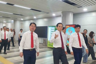 Đại biểu Đảng bộ TP.HCM trải nghiệm tuyến Metro và tham quan các mô hình tiêu biểu