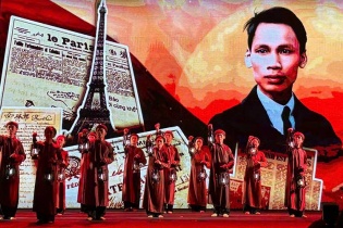 TP.HCM tổ chức chương trình nghệ thuật "Hồ Chí Minh - Nguồn sáng dẫn đường"