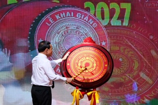 [Ảnh] Bí thư Thành ủy TP.HCM Trần Lưu Quang đánh trống khai giảng năm học mới 