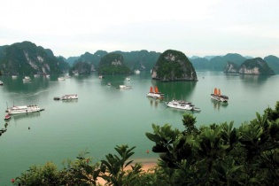 Phiêu du cùng buồm nắng