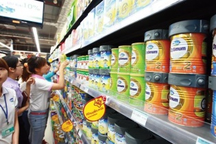 Giá sữa vẫn cao chất ngất