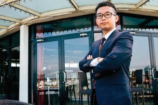 “Cậu bé Hà Nội” nén mình trong nhiệt huyết