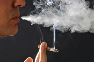 Thuốc lá, hung thủ gây vô sinh ở nam giới