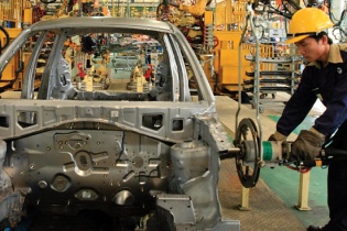 Loay hoay xây cơ chế cho công nghiệp ô tô