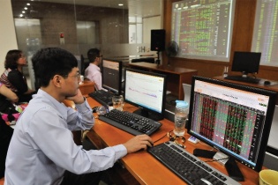 Chứng khoán 2016: Tiếp tục thực thi giải pháp nâng hạng