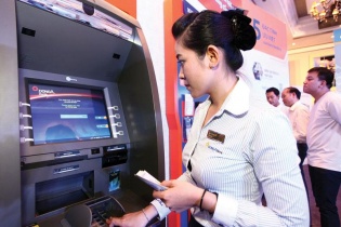 Trị chứng quá tải ATM dịp Tết