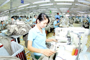 Lao động dệt may chịu thêm sức ép