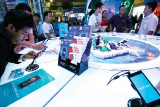 "Vết dầu loang" thương mại điện tử qua smartphone