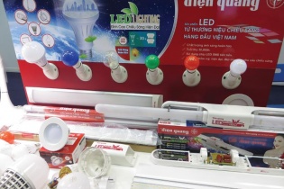 Điện Quang loay hoay với chiến lược đèn LED