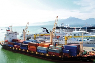 Miền Trung bàn liên kết xây dựng hệ­ thống logistics
