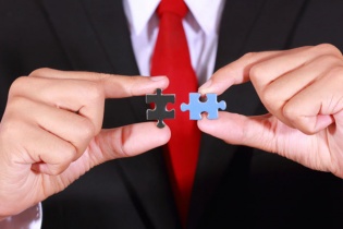 Khoảng lặng M&A ngân hàng