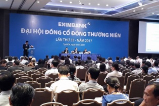 Eximbank muốn sớm thoái vốn khỏi Sacombank