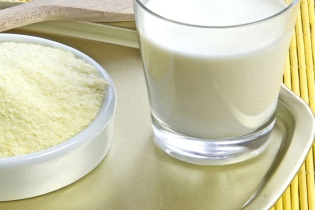 Sử dụng sữa hàng ngày để cải thiện tầm vóc