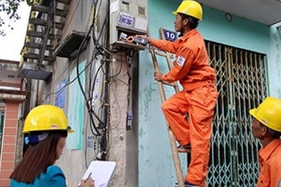 Tăng trưởng tiêu thụ điện bất ngờ đạt thấp