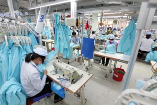 FDI dồn vào dệt may nhằm tạo chuỗi khép kín