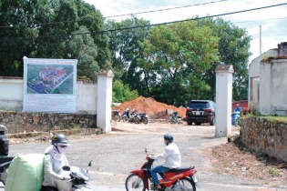 Gói thầu Trường THCS Nguyễn Thị Minh Khai (Bình Dương): Nhà thầu "trượt vỏ chuối" vẫn chưa phục