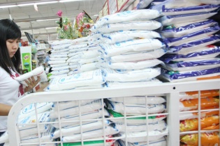 Áp lực nhập khẩu đường