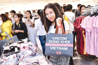 Gia nhập thị trường Việt Nam, H&M cùng Zara thổi bùng cơn sốt thời trang nhanh