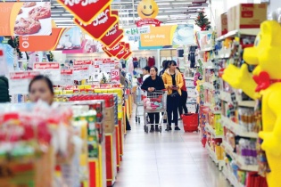 Ưu đãi "sốc", nguồn cung lớn, giá hàng Tết ít biến động