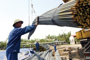 Ngành thép xoay xở trước bất lợi