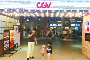 Công phá thị trường rạp chiếu phim Việt: CGV là công thần hay tội đồ?