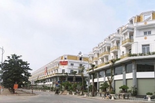 Cuộc đối đầu kỳ thú giữa shophouse và thương mại điện tử