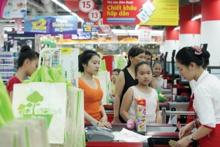 Vingroup trỗi dậy chờ Walmart và Carrefour Vingroup trỗi dậy chờ Walmart và Carrefour