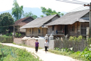 Thênh thang đường quê nông thôn mới Điện Biên