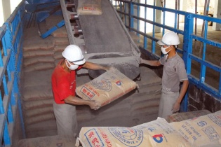 Xi măng tăng giá, không lo sụt giảm tiêu thụ