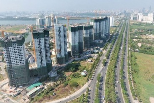 Doanh nghiệp địa ốc "khóc" gánh nặng oằn vai 