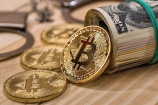 Giá Bitcoin tụt dốc không phanh, nhà đầu tư bán tháo