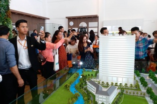 Vui buồn Tết với dân môi giới