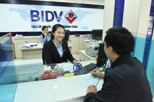 Ngân hàng mạnh tay đẩy vốn