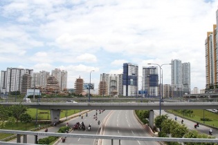 Bất động sản TP.HCM: Siết cấp dự án mới, vốn FDI giảm mạnh