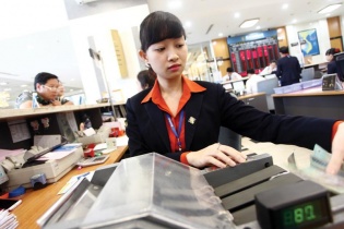 Đại hạ giá, nợ xấu vẫn ế