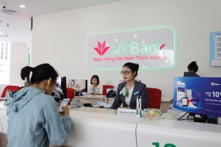 Ngân hàng giảm phụ thuộc vào tín dụng