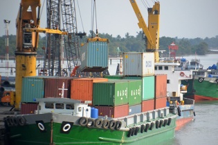 Đua nhau đổ vốn vào logistics