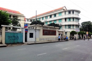 Đấu thầu thủy tinh thể Bệnh viện Mắt TP.HCM: Nhà thầu mòn mỏi tìm lời giải đáp