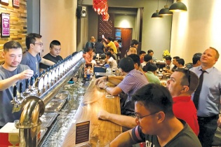 Bia thủ công “nổi sóng”