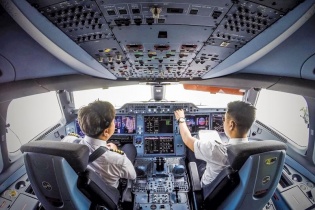 Giải nhiệt cơn sốt nhân lực hàng không