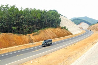 Đi lên thịnh vượng từ tuyến đại lộ cao tốc Bắc – Nam