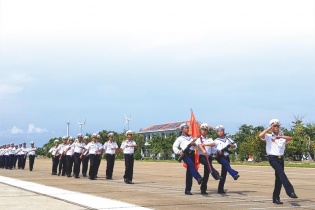 Những cột mốc sống của Tổ quốc giữa trùng khơi